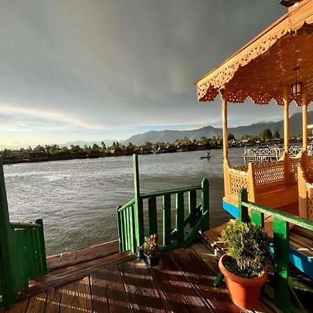 Floating Luxury Group Of Houseboats Hotel Srīnagar Kültér fotó